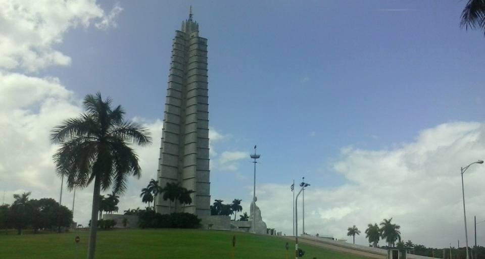 Plaza de la Revolución, vista frontal