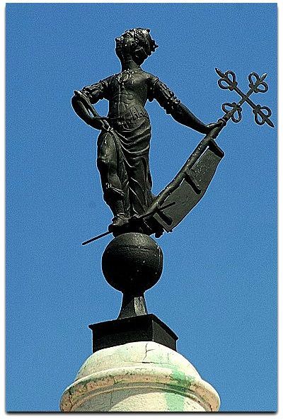 Isabel de Bobadilla-Estatua-La Giraldilla Isabel de Bobadilla-Estatua-La Giraldilla