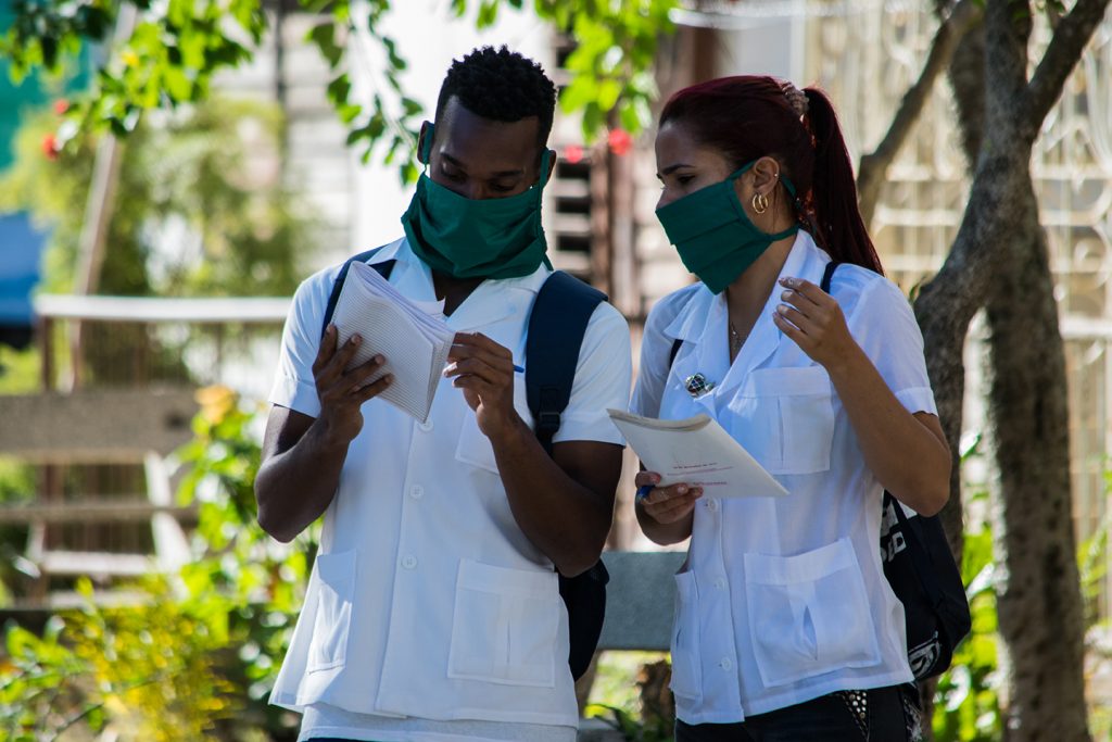 Estudiantes ciencias médicas Estudiantes ciencias médicas