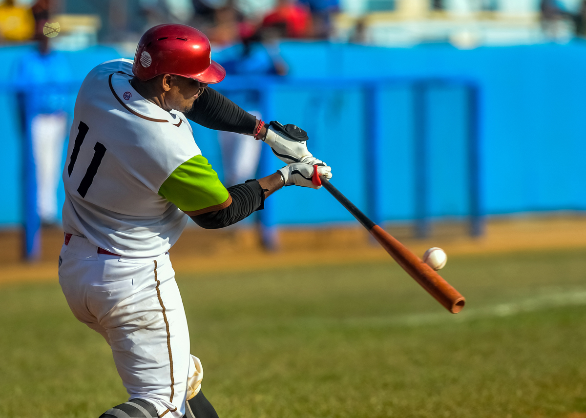 Yosvani Alarcón, liga élite de béisbol Yosvani Alarcón, liga élite de béisbol