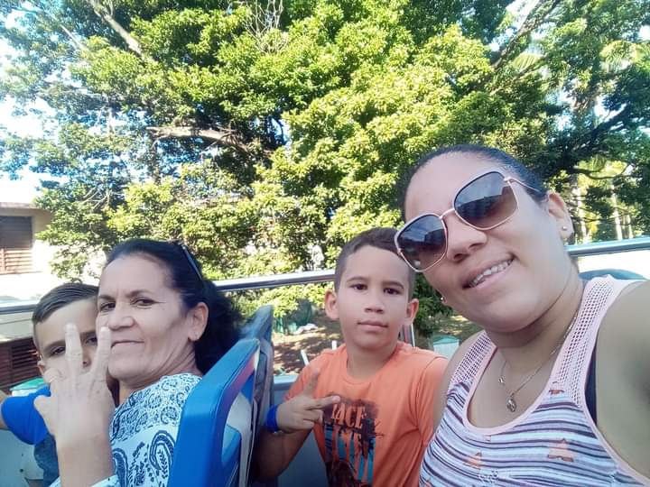 Familias del Centro de Información para la Prensa Familias del Centro de Información para la Prensa