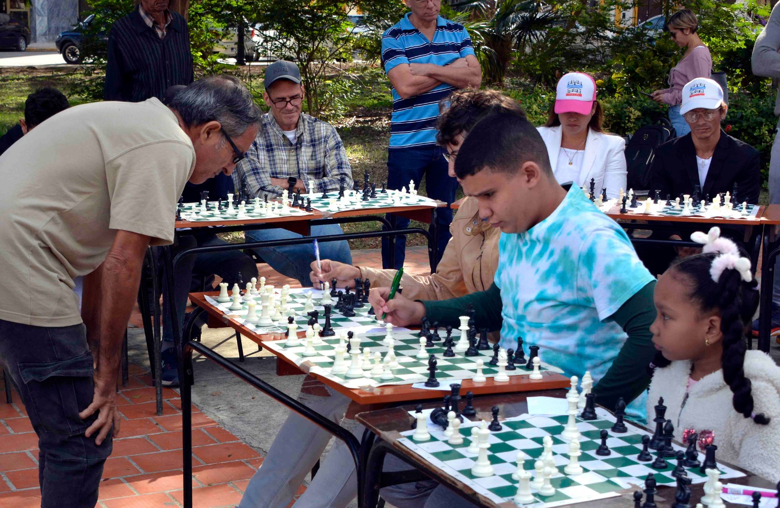 Con el lanzamiento de las tomas deportivas Siempre Joven, el sistema deportivo cubano recibe el 2025 con un renovado espíritu. Con el lanzamiento de las tomas deportivas Siempre Joven, el sistema deportivo cubano recibe el 2025 con un renovado espíritu.