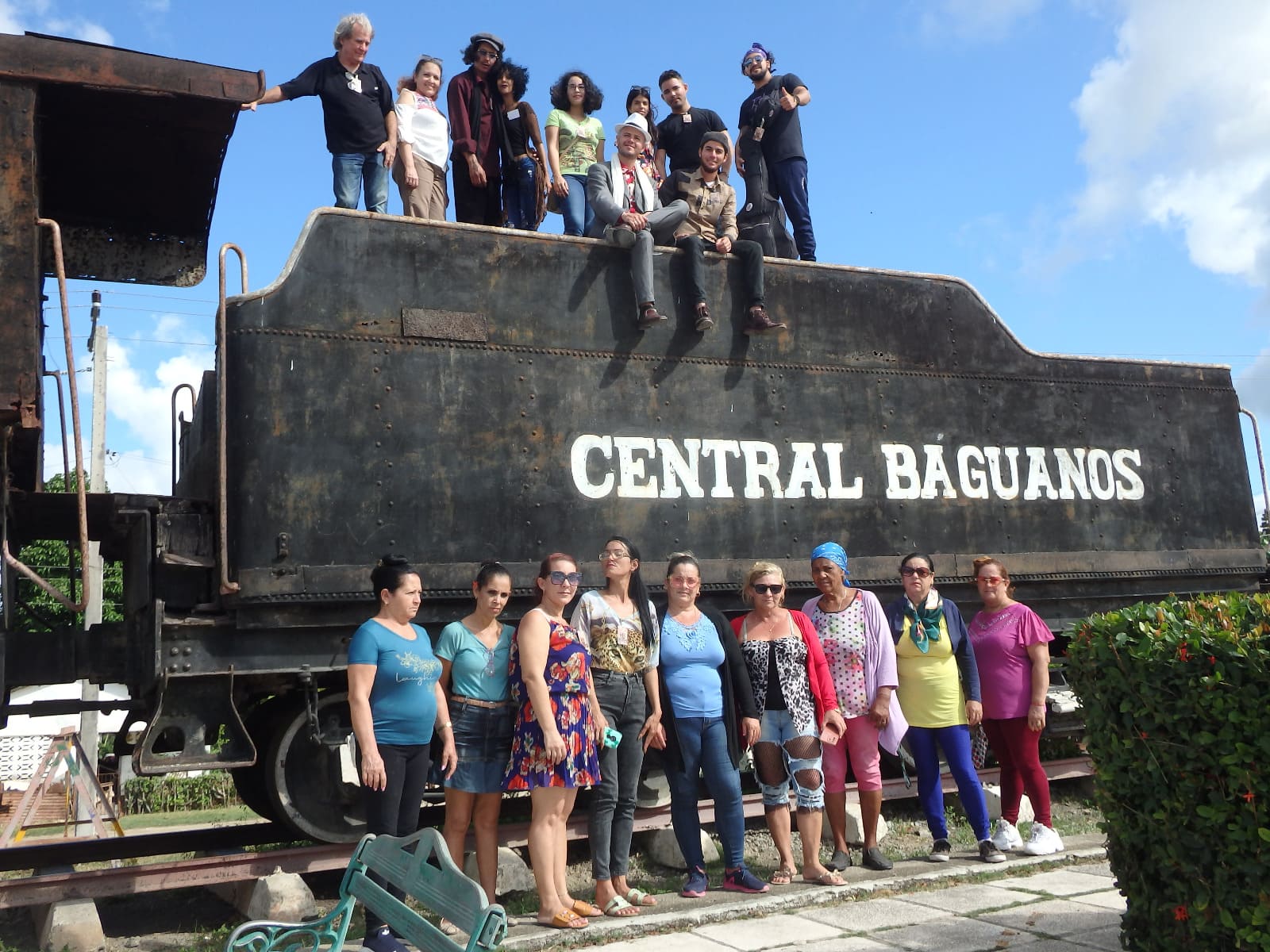Del Verso y de la Miel”: 25 años sembrando arte y literatura en la comunidad Del Verso y de la Miel”: 25 años sembrando arte y literatura en la comunidad